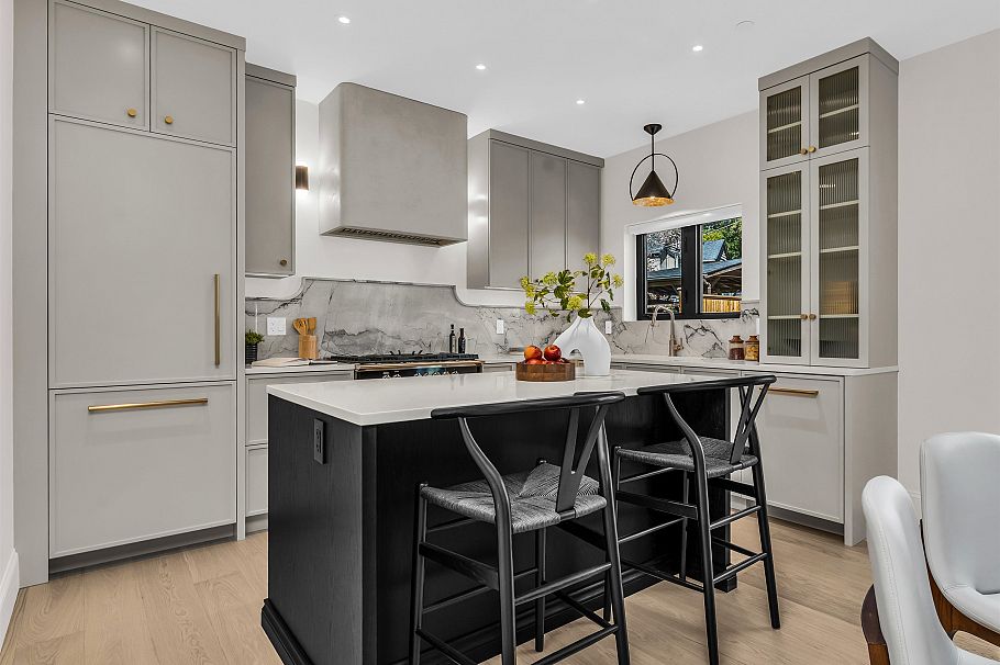 2 4088 Maple Crescent Vancouver, BC - 7