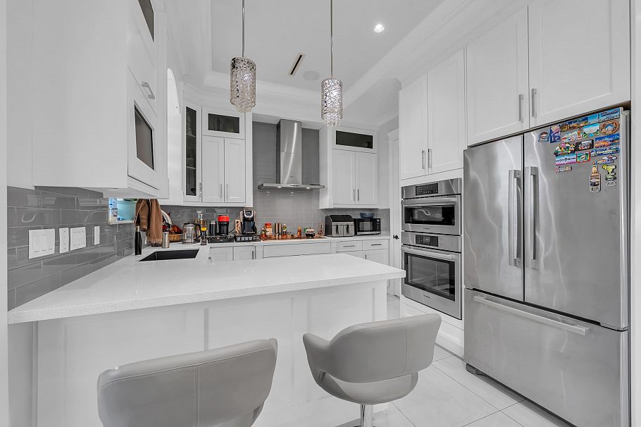 768 E 58th Avenue Vancouver, BC - 14