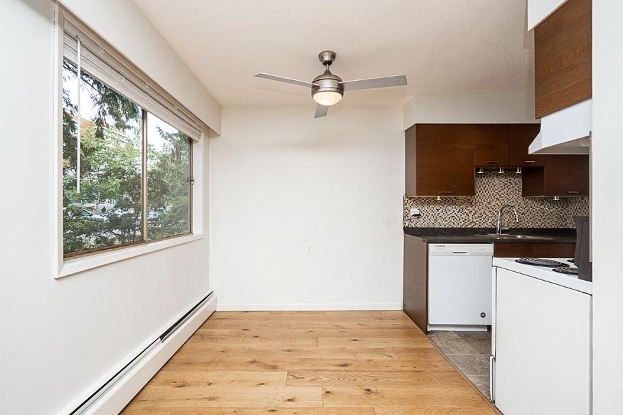 106 235 E 13th Street North Vancouver, BC - 10