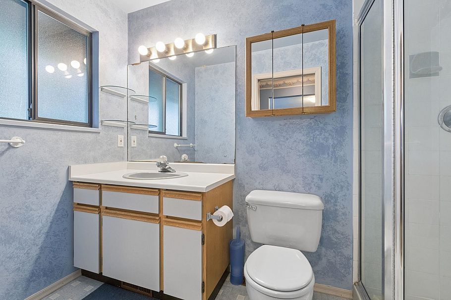 2102 Kirkstone Place North Vancouver, BC - 20
