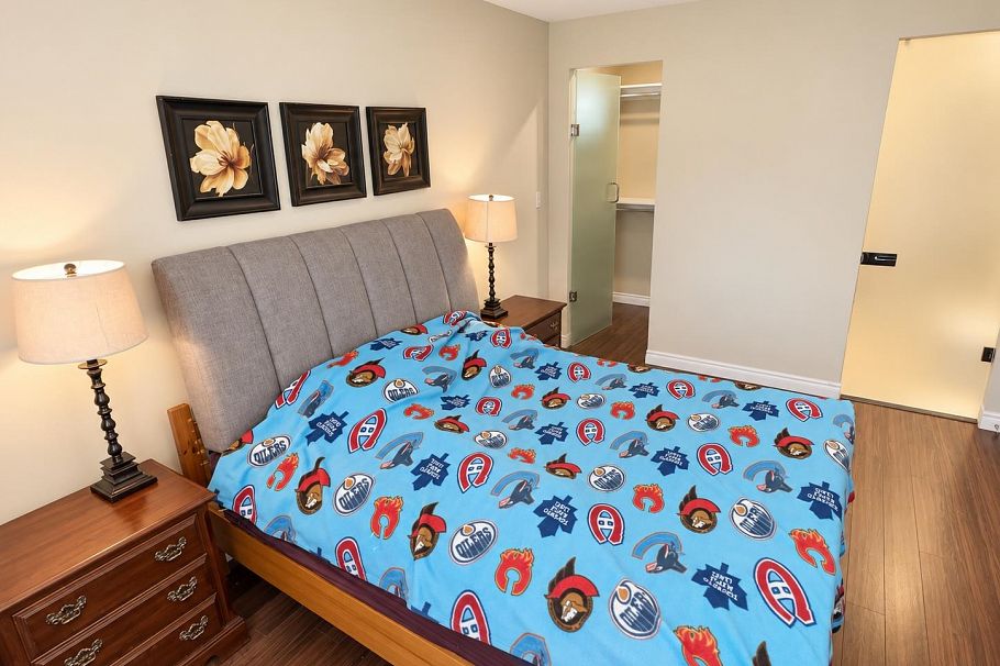 1215 E 48th Avenue Vancouver, BC - 32