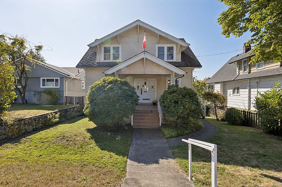 443 E 7th Street North Vancouver, BC - 1