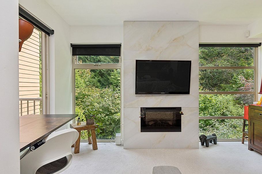 204 2832 Capilano Road North Vancouver, BC - 16