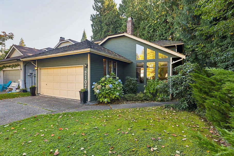 2102 Kirkstone Place North Vancouver, BC - 1