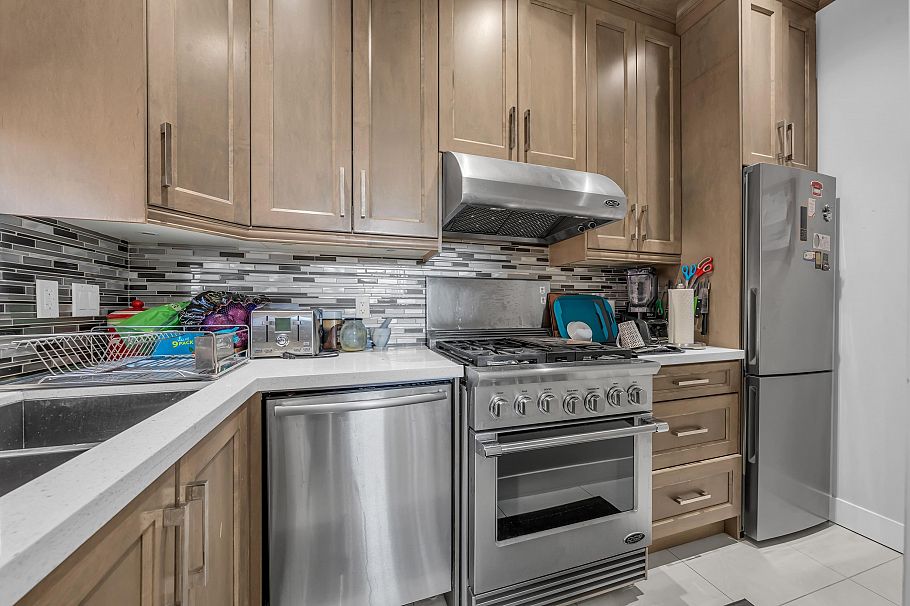 768 E 58th Avenue Vancouver, BC - 19