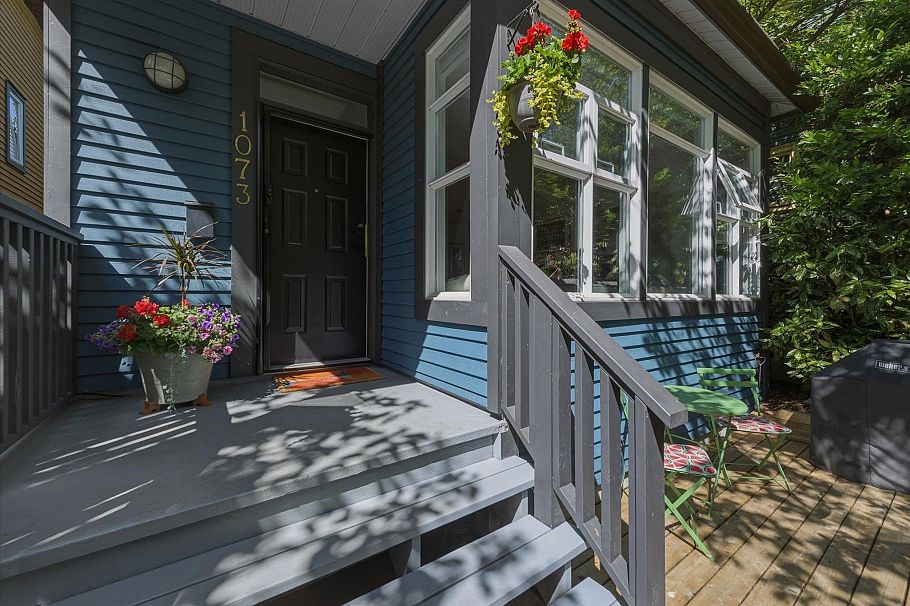 1073 E Pender Street Vancouver, BC - 1