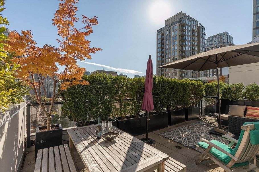 PH803 988 Richards Street Vancouver, BC - 1
