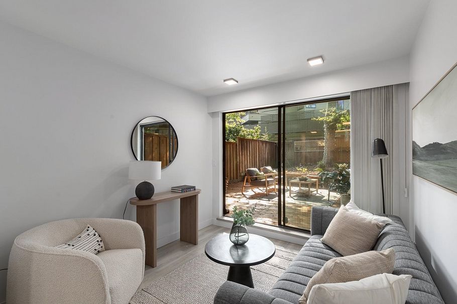 207 2410 Cornwall Avenue Vancouver, BC - 1