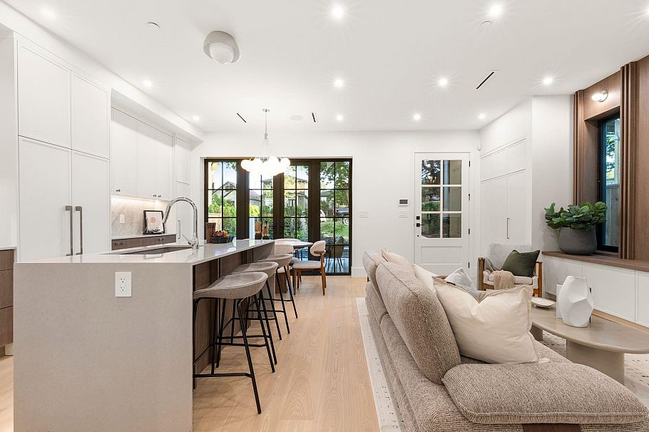 1 2735 Eton Street Vancouver, BC - 10