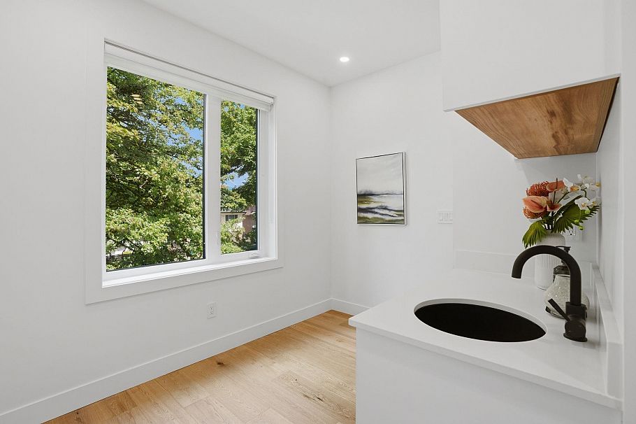 1 2438 E 20th Avenue Vancouver, BC - 23