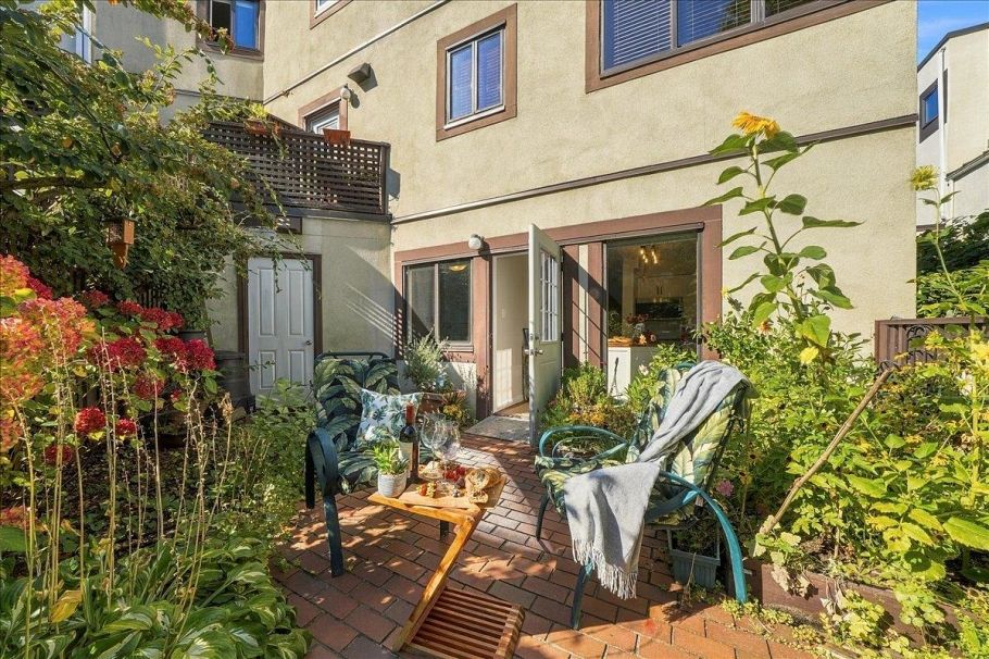 1124 Ironwork Passage Vancouver, BC - 31