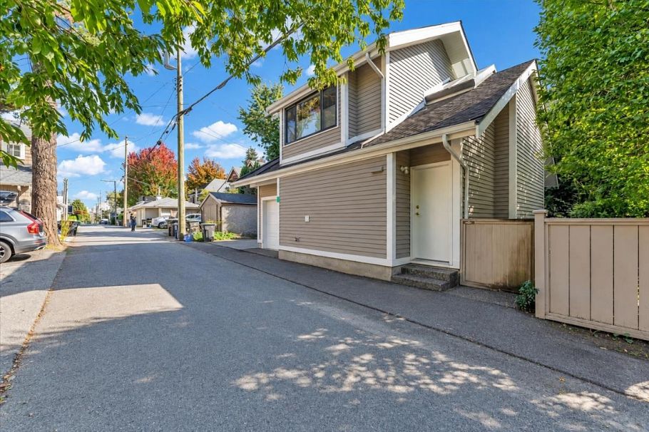 1939 W 12th Avenue Vancouver, BC - 33