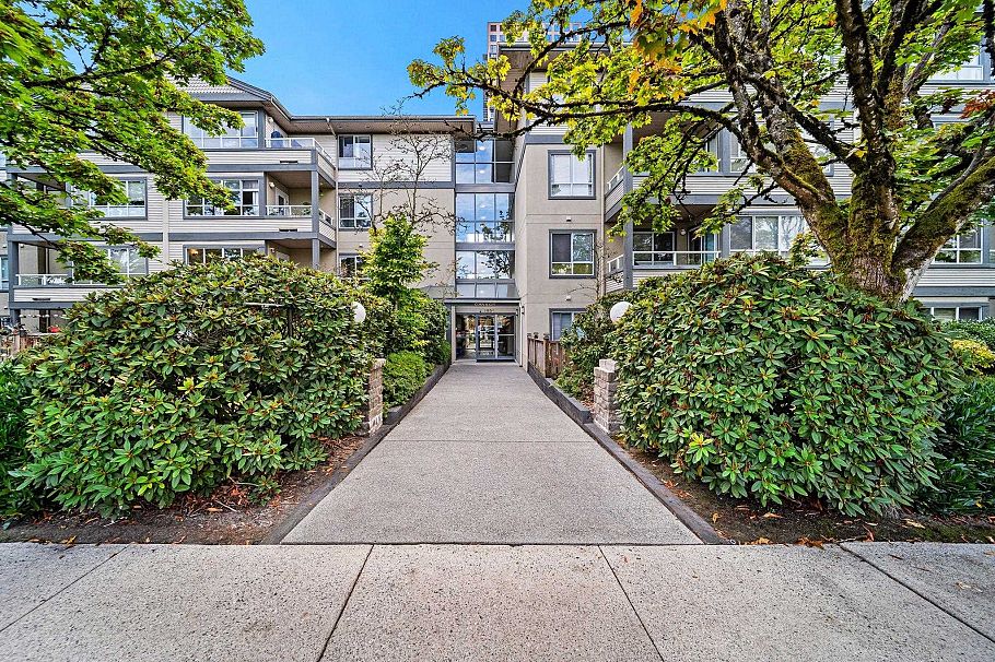 201 4990 Mcgeer Street Vancouver, BC - 1