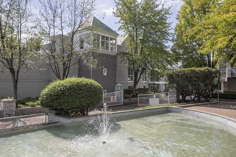 211 8460 Jellicoe Street Vancouver, BC - 31