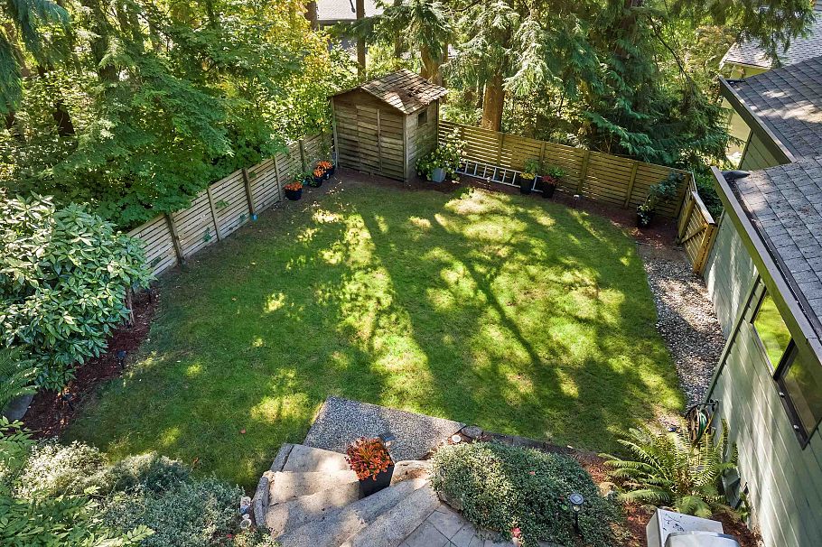 5520 Huckleberry Lane North Vancouver, BC - 34
