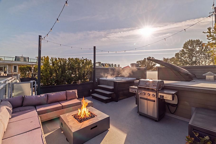 234 735 W 15th Street North Vancouver, BC - 22