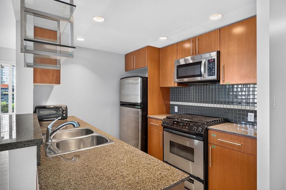 906 455 Beach Crescent Vancouver, BC - 4