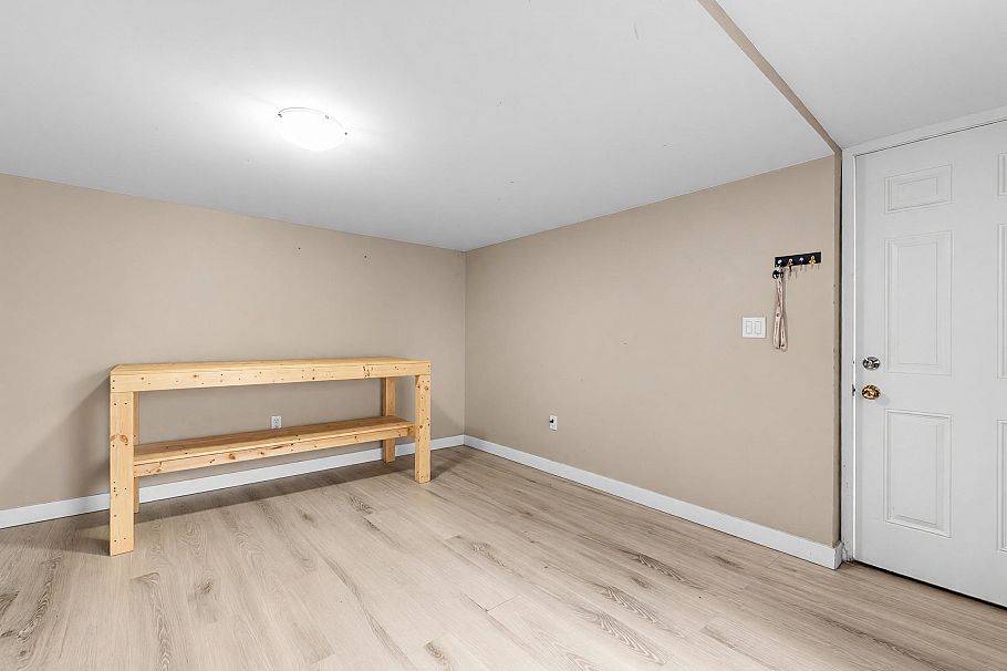 1972 E 51st Avenue Vancouver, BC - 15