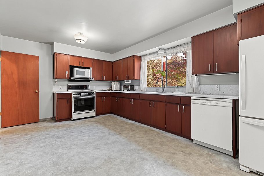 6689 Vine Street Vancouver, BC - 6