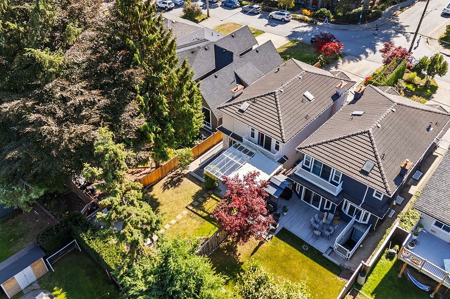 1154 Harold Road North Vancouver, BC - 37