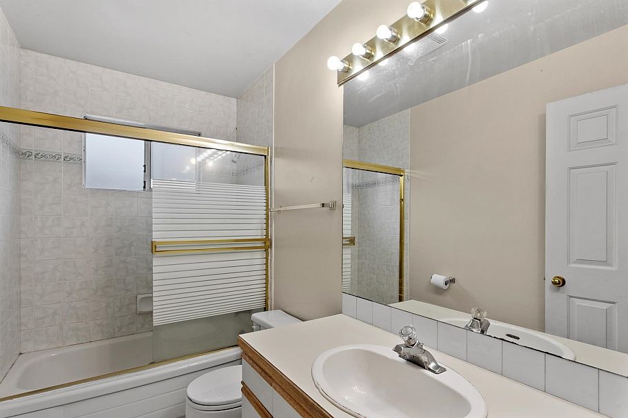 1678 E 13th Avenue Vancouver, BC - 31