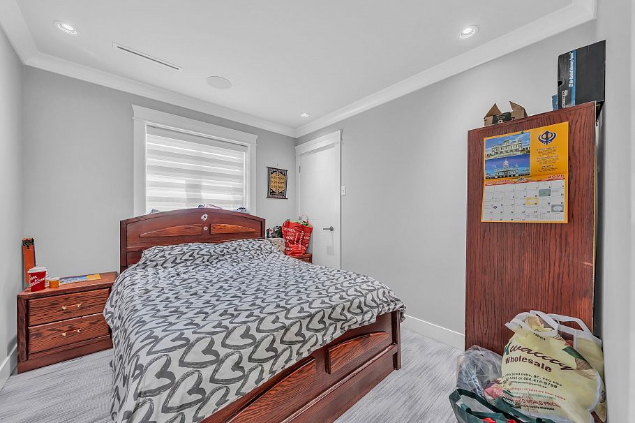 768 E 58th Avenue Vancouver, BC - 28