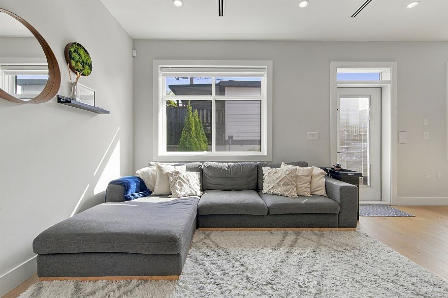 2178 Renfrew Street Vancouver, BC - 4