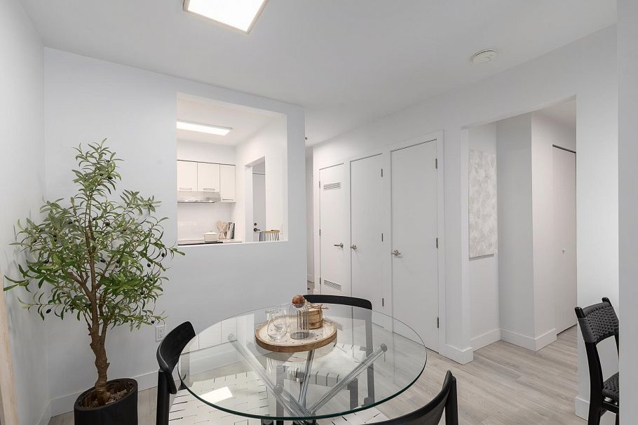 207 2410 Cornwall Avenue Vancouver, BC - 9