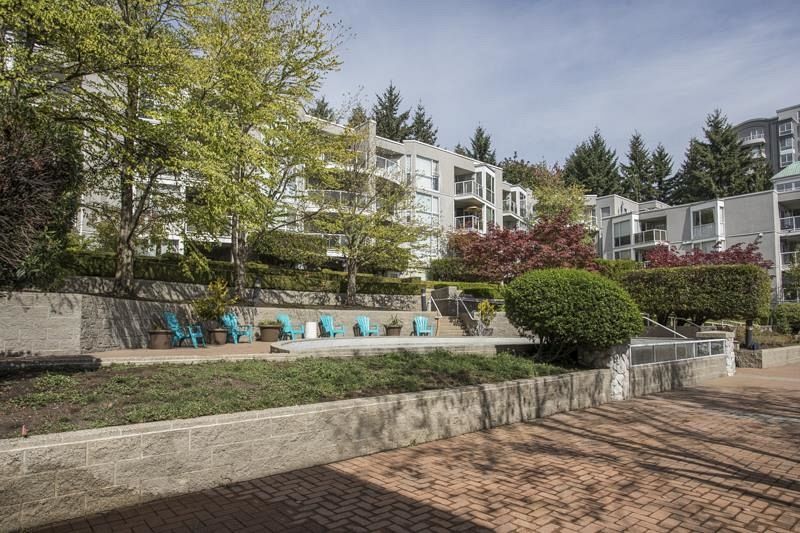 211 8460 Jellicoe Street Vancouver, BC - 29