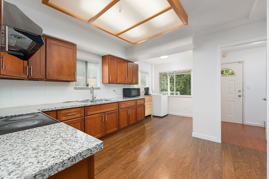 1038 E 51st Avenue Vancouver, BC - 7