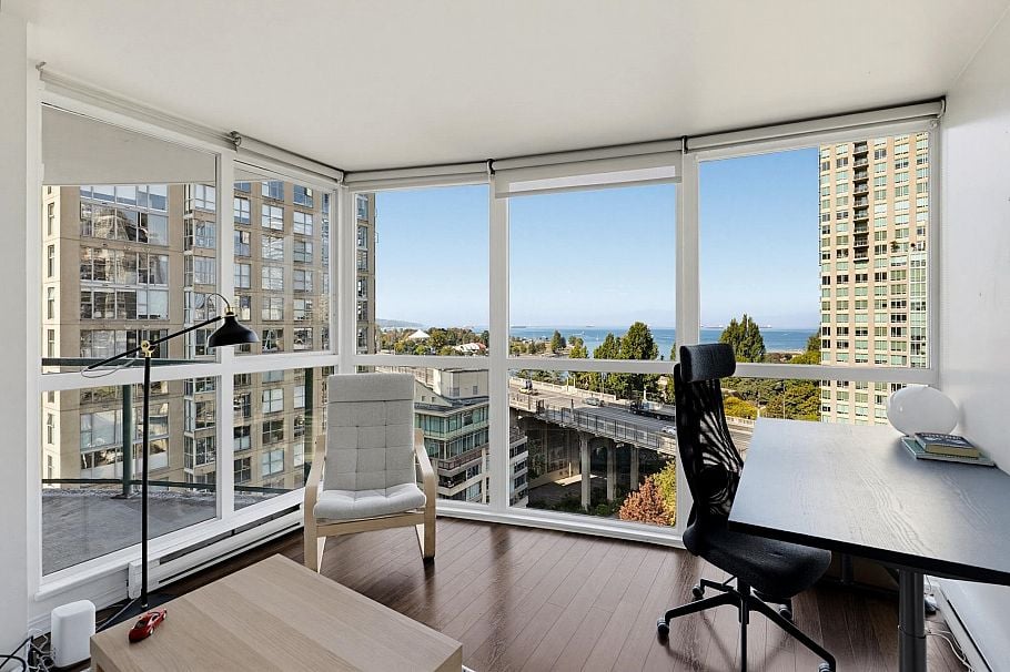 1401 907 Beach Avenue Vancouver, BC - 3