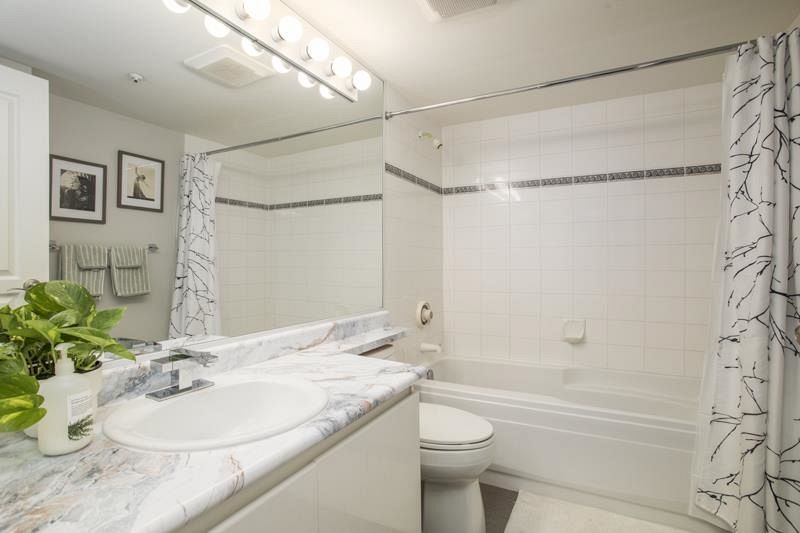 211 8460 Jellicoe Street Vancouver, BC - 20