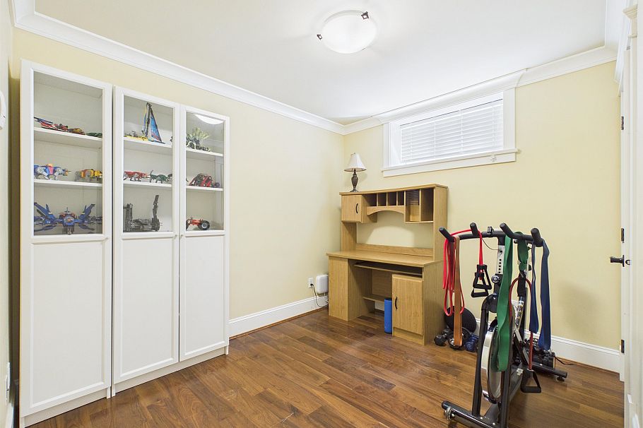 3575 W 38th Avenue Vancouver, BC - 35