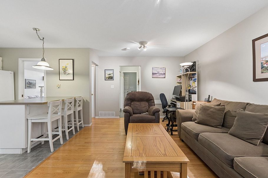 2102 Kirkstone Place North Vancouver, BC - 15