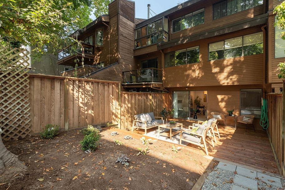 207 2410 Cornwall Avenue Vancouver, BC - 23
