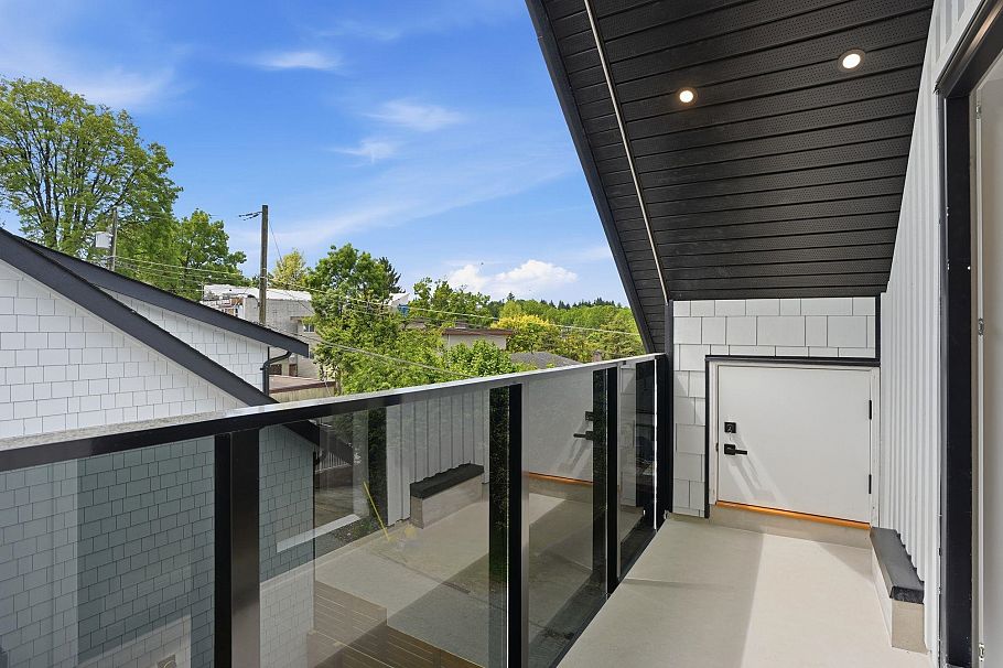 2 2438 E 20th Avenue Vancouver, BC - 28