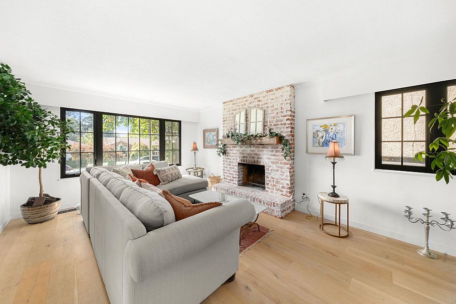 626 E 13th Street North Vancouver, BC - 5