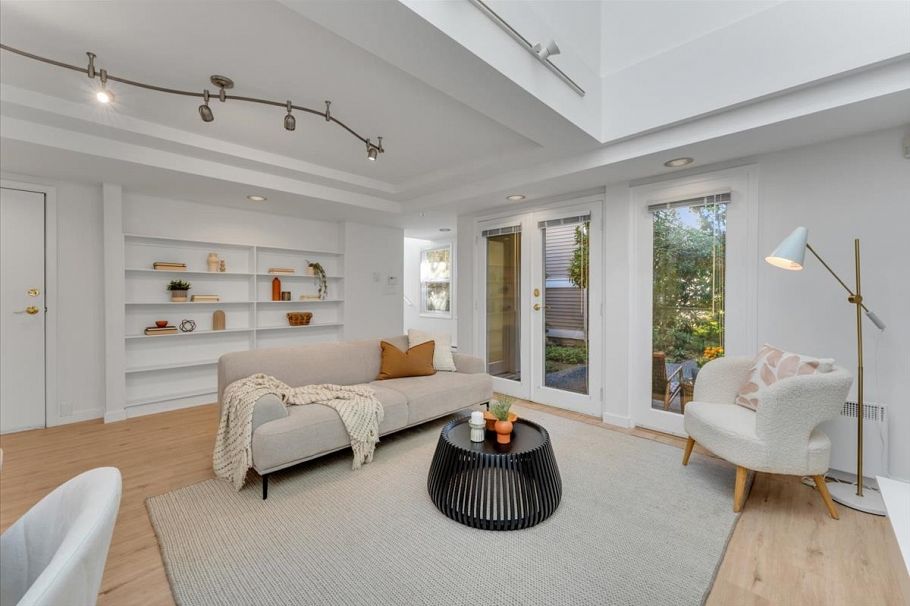 1939 W 12th Avenue Vancouver, BC - 8