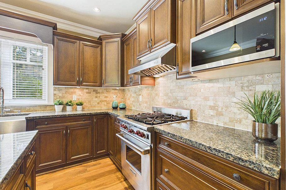 3575 W 38th Avenue Vancouver, BC - 16