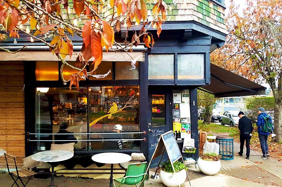 5743 St George Street Vancouver, BC - 37