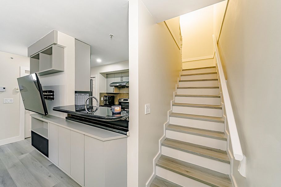 1 1328 W 73rd Avenue Vancouver, BC - 15