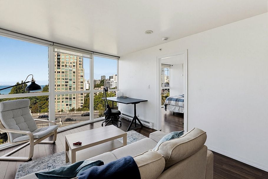 1401 907 Beach Avenue Vancouver, BC - 2