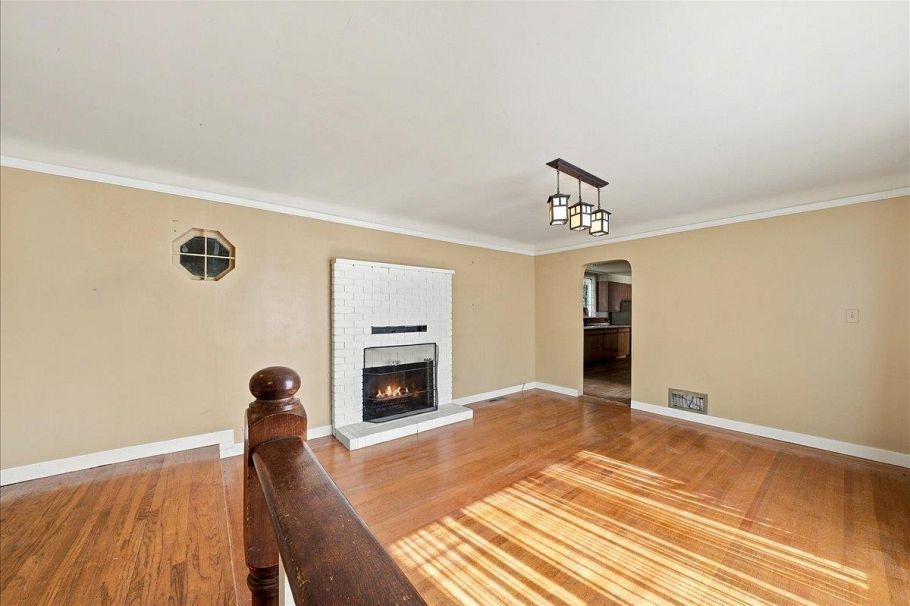 2219 E 25th Avenue Vancouver, BC - 25