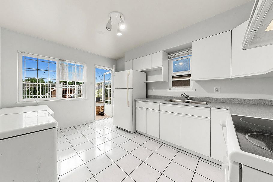 1972 E 51st Avenue Vancouver, BC - 6