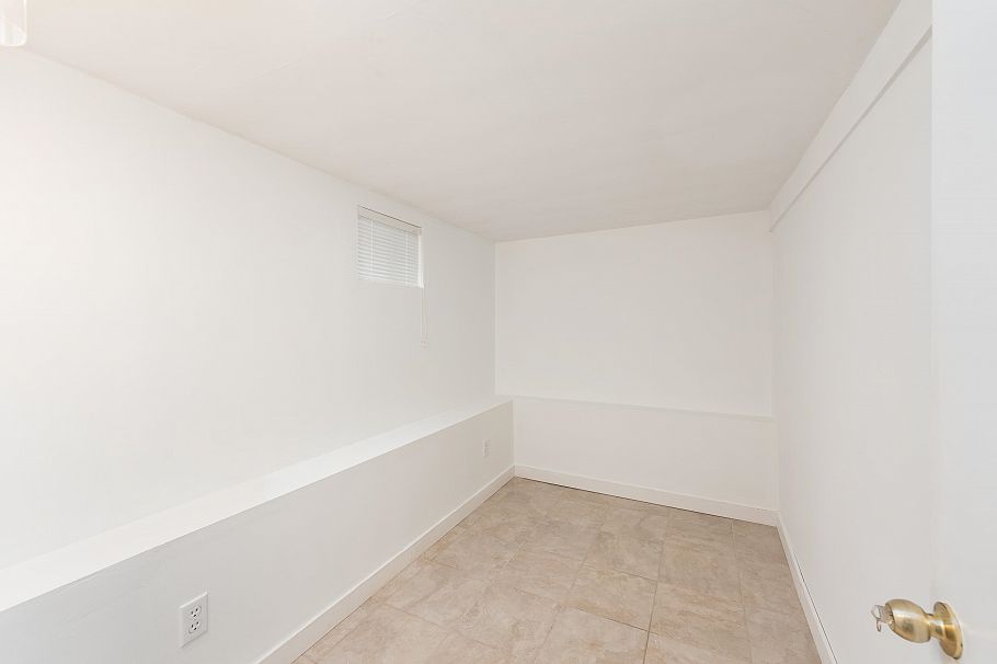 1038 E 51st Avenue Vancouver, BC - 21