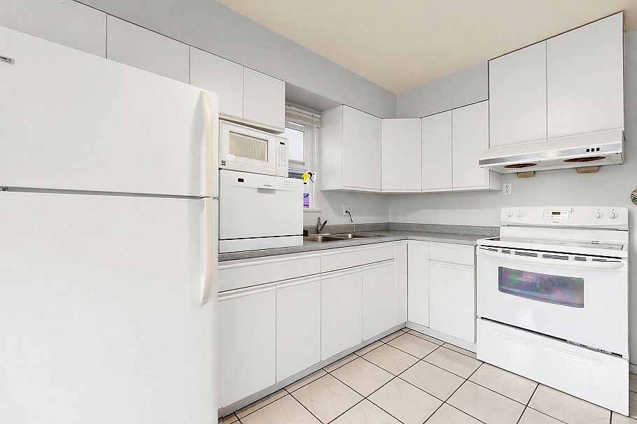 1972 E 51st Avenue Vancouver, BC - 7