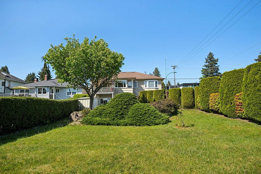 657 E Keith Road North Vancouver, BC - 27