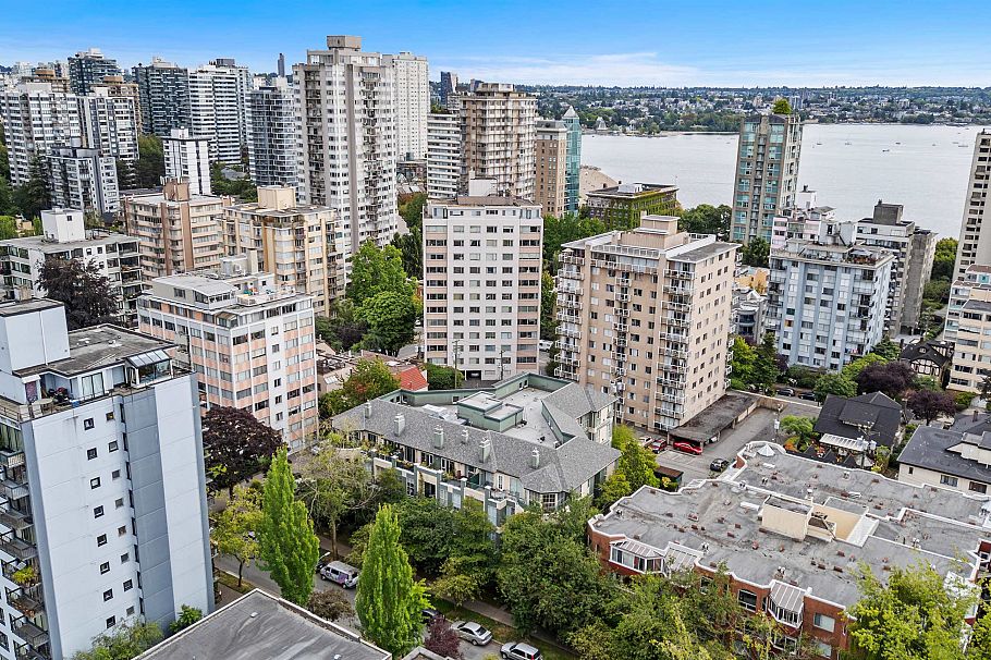 304 1928 Nelson Street Vancouver, BC - 30