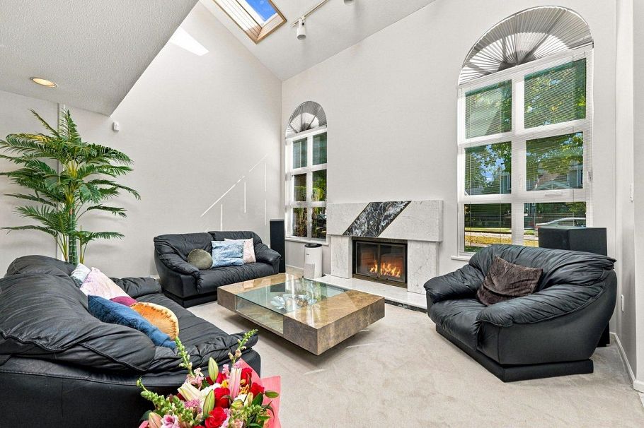 1039 W 29th Avenue Vancouver, BC - 4