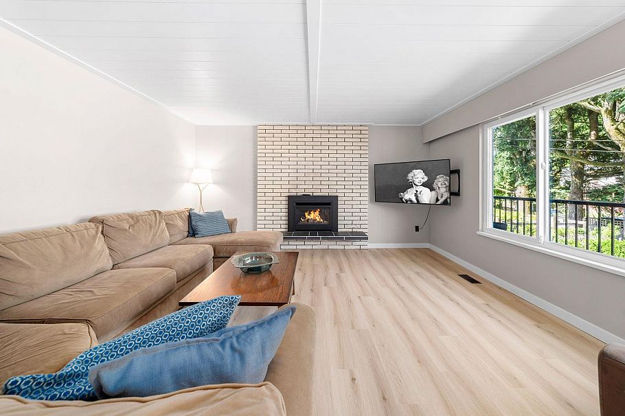 2763 Violet Street North Vancouver, BC - 13